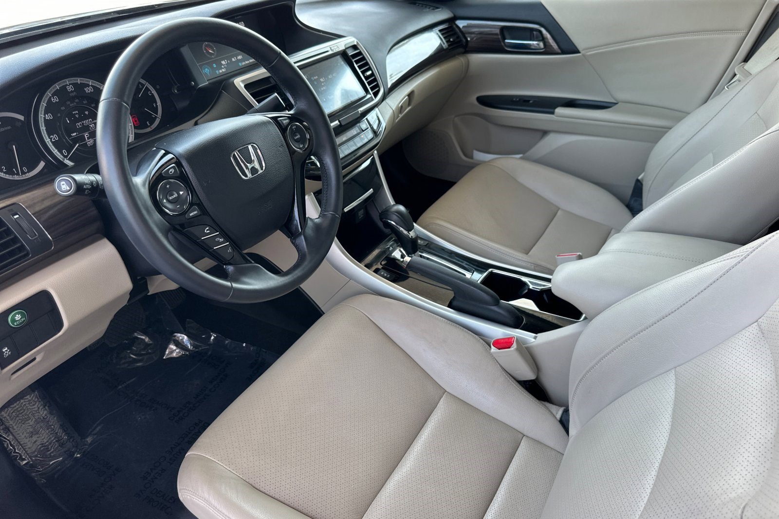 2016 Honda Accord EX-L photo 4