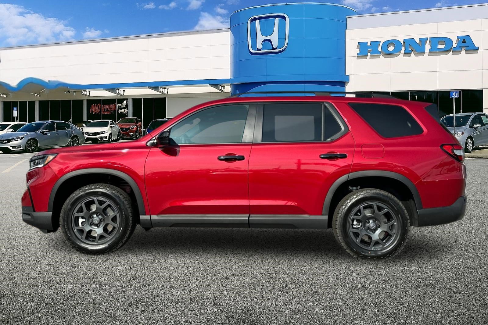 2025 Honda Pilot TrailSport photo 2