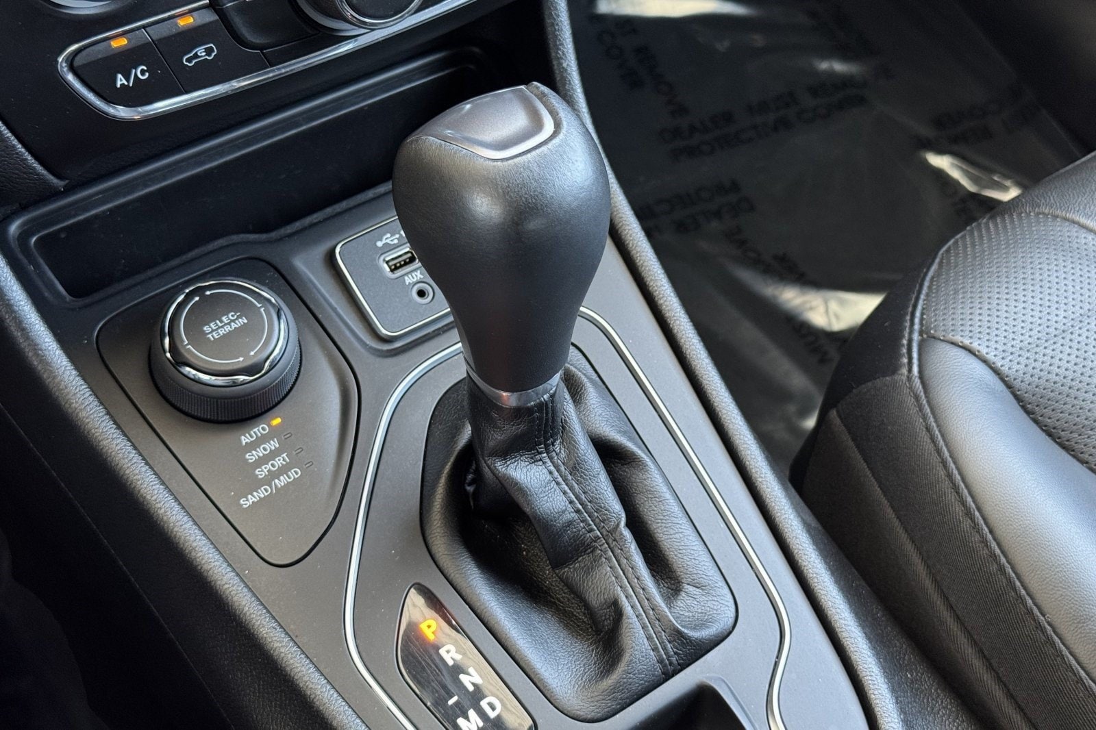 2021 Jeep Cherokee Latitude Lux - Photo 16