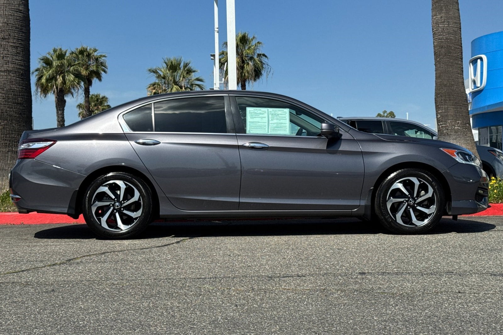 2017 Honda Accord EX photo 6