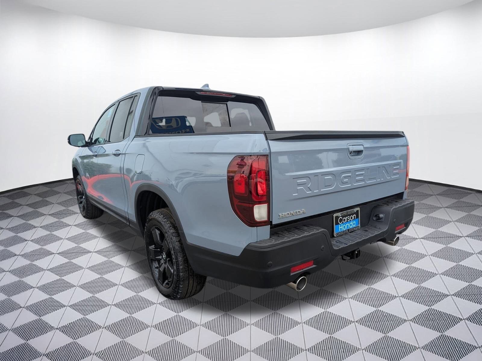 2025 Honda Ridgeline Black Edition photo 3