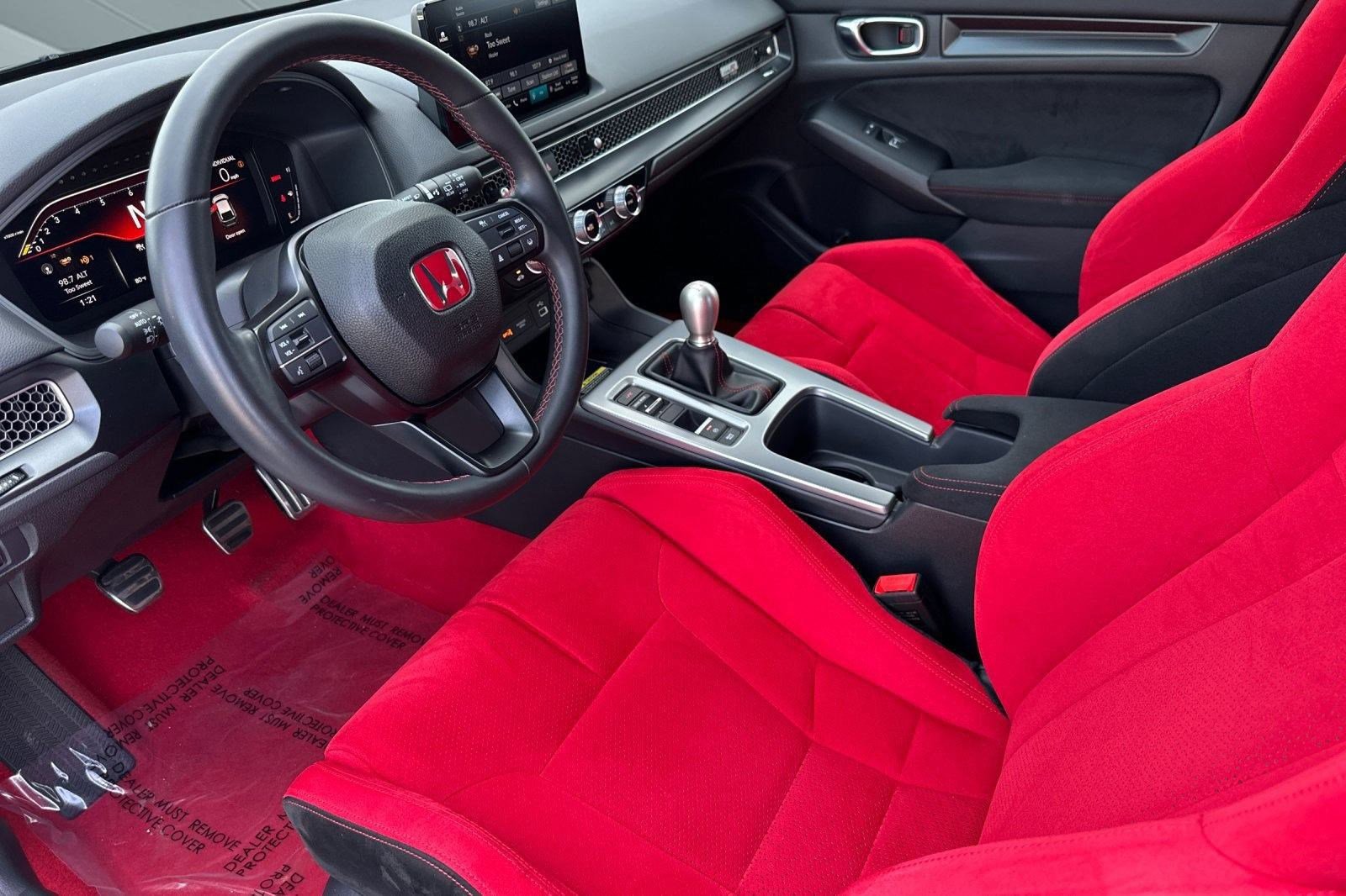 2024 Honda Civic Type R Hatchback photo 3