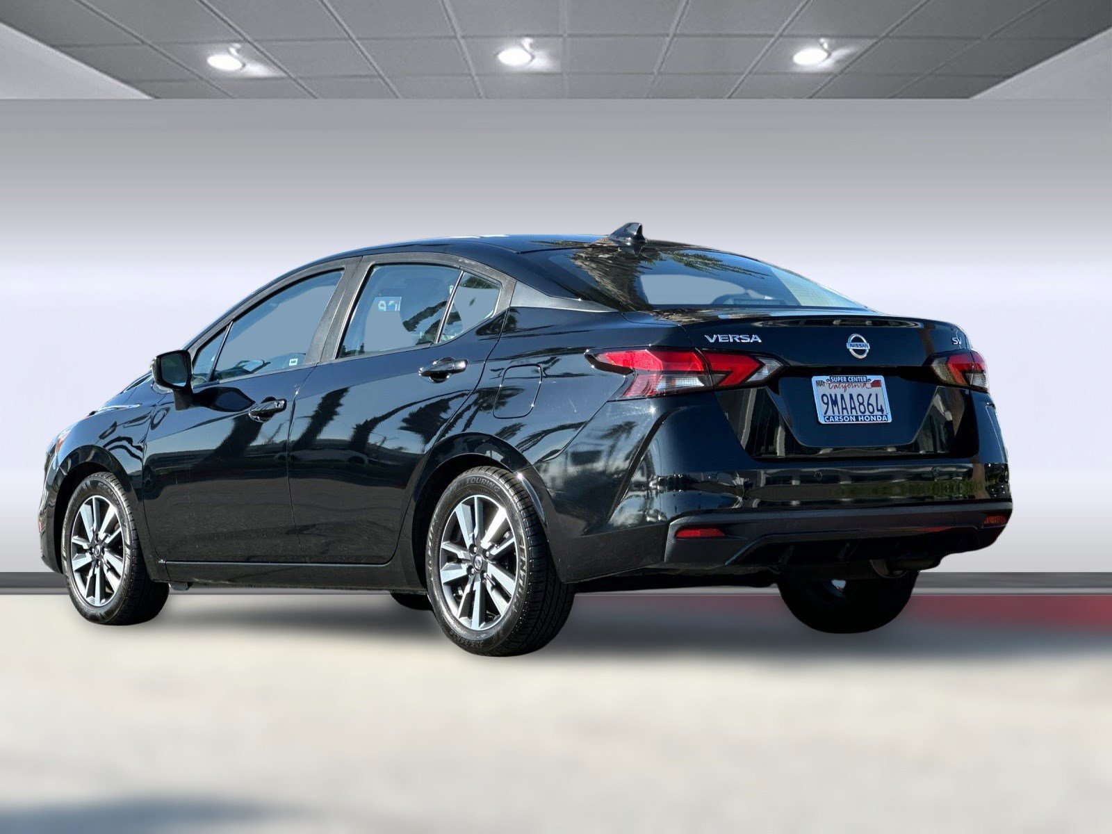 2021 Nissan Versa SV photo 2