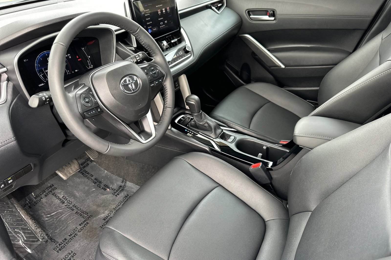 2024 Toyota Corolla Cross XLE photo 4