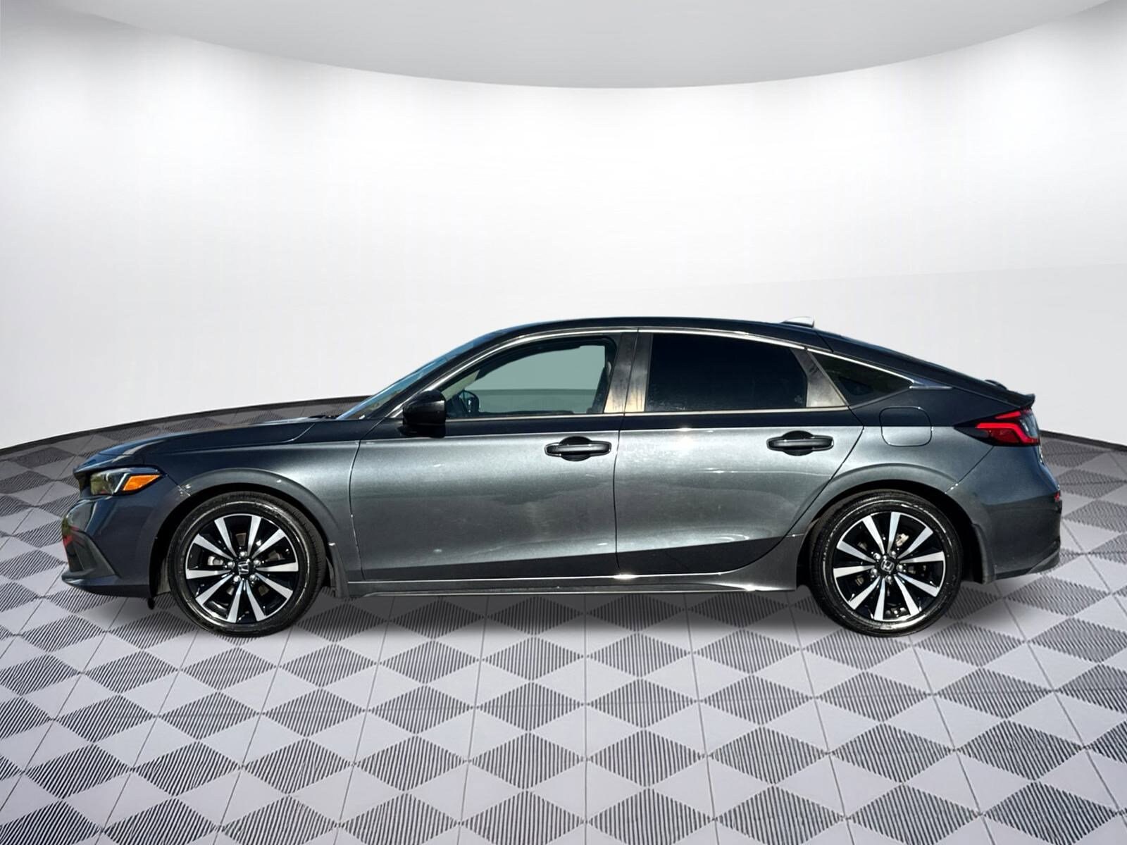 2022 Honda Civic EX-L Hatchback photo 2
