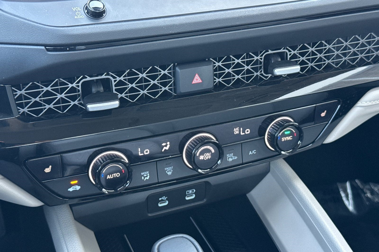 2026 Honda Accord Hybrid EX-L - Photo 19