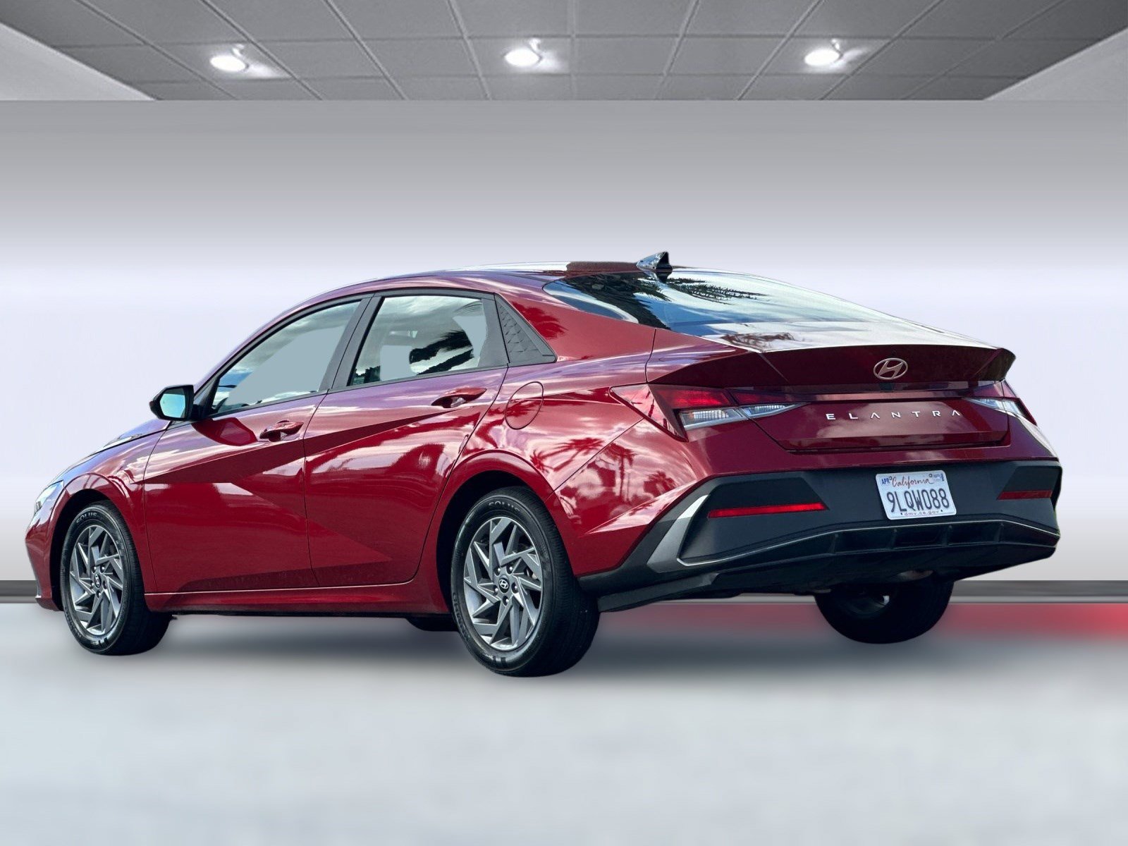 2024 Hyundai Elantra SEL photo 3