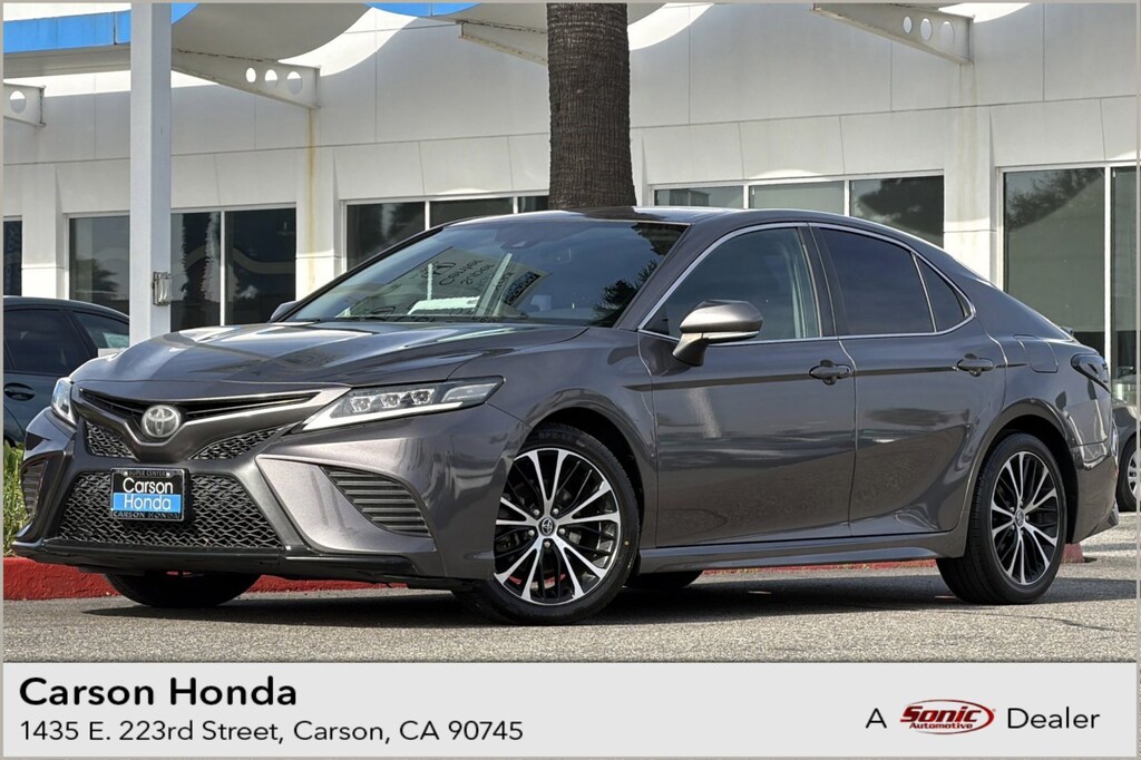 Used 2019 Toyota Camry SE Sedan