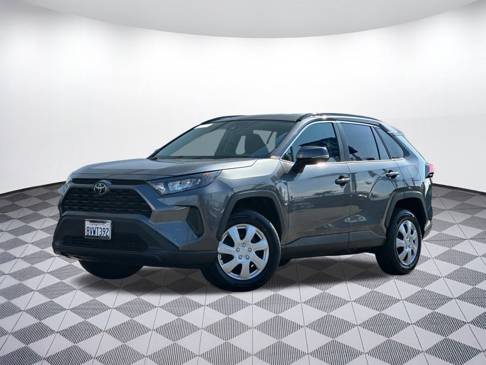 2021 Toyota RAV4 LE photo 2