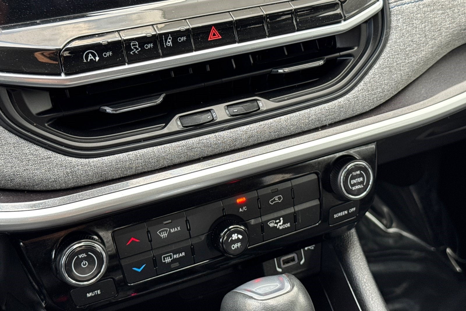 2022 Jeep Compass Latitude - Photo 18