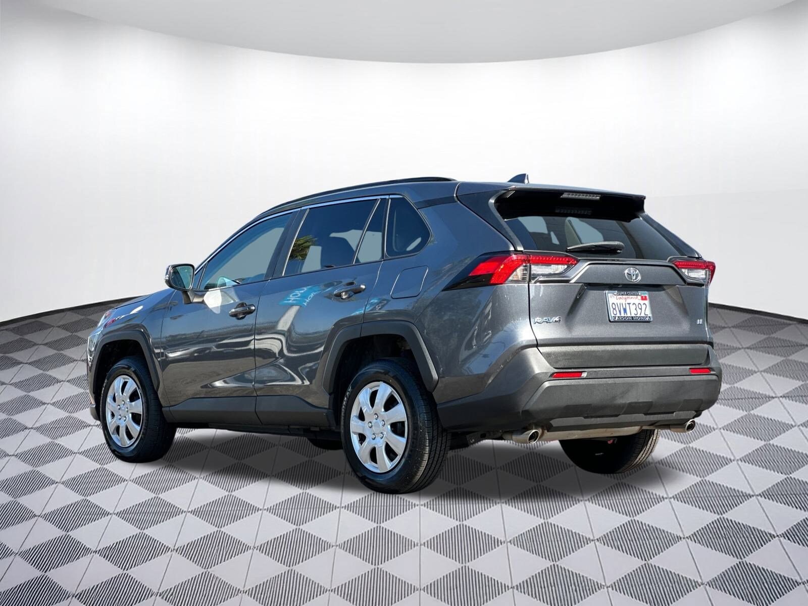 2021 Toyota RAV4 LE photo 3