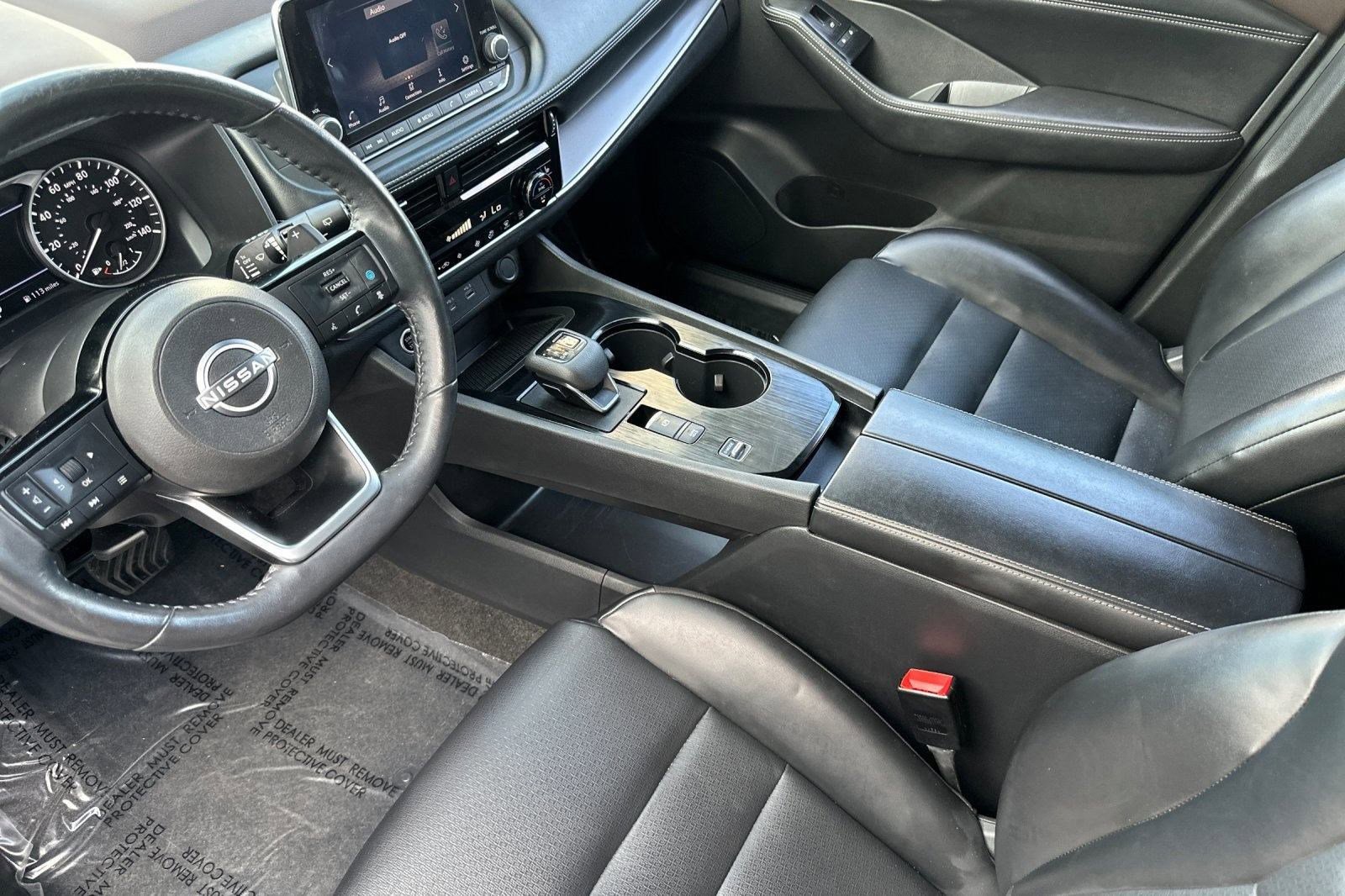 2022 Nissan Rogue SV photo 4