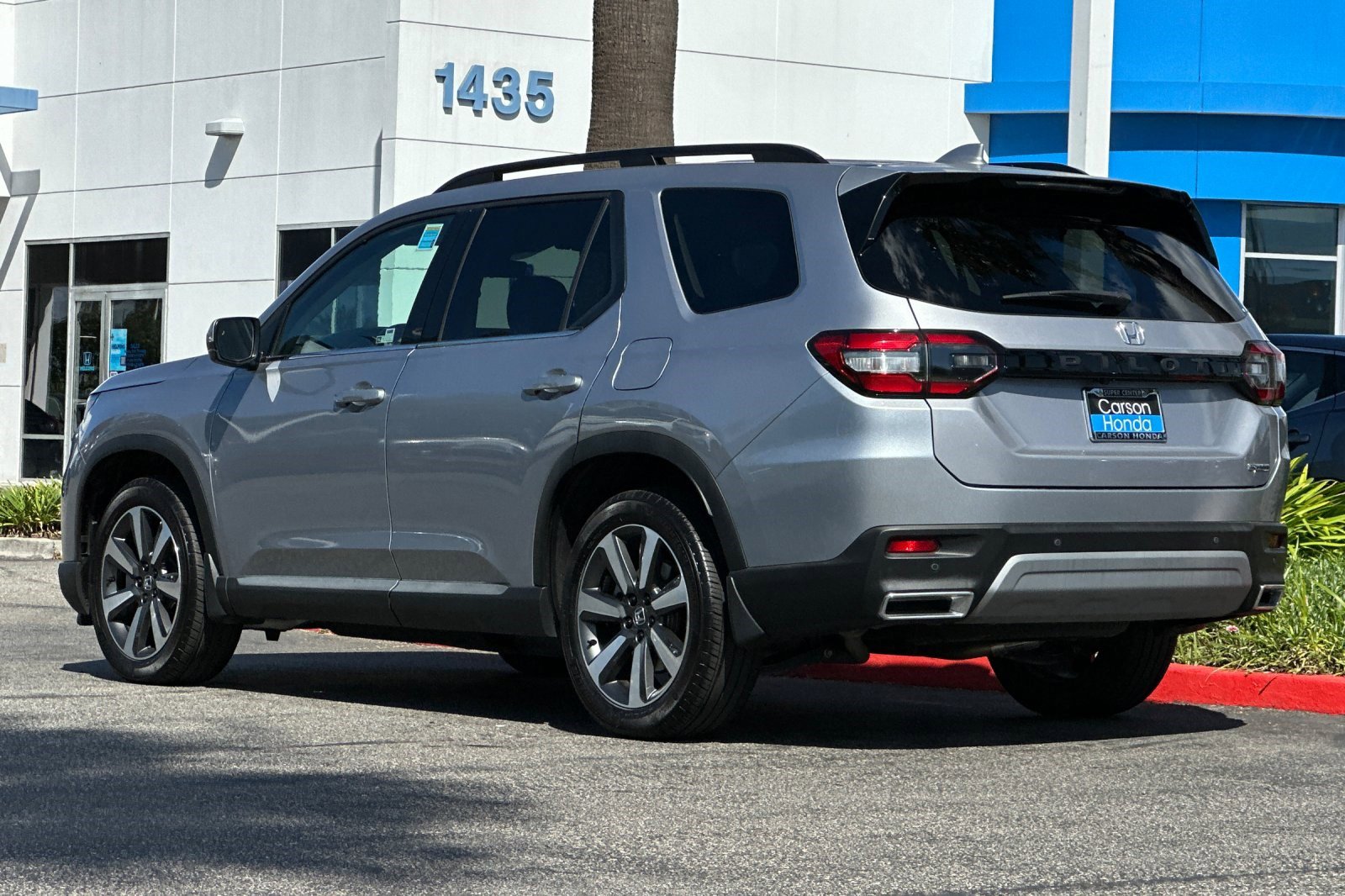 2024 Honda Pilot Touring photo 3
