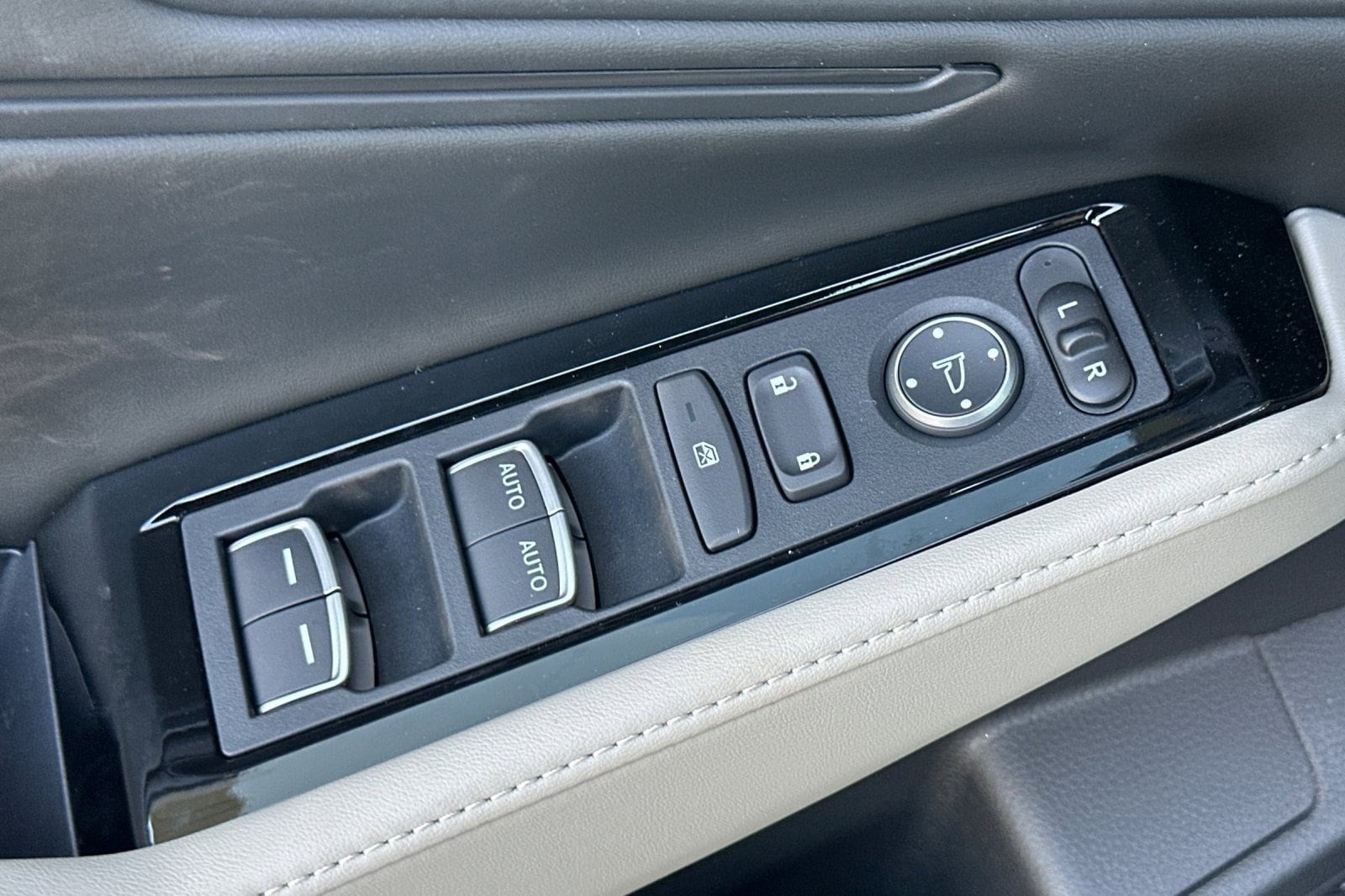 2026 Honda Accord Hybrid Touring - Photo 13