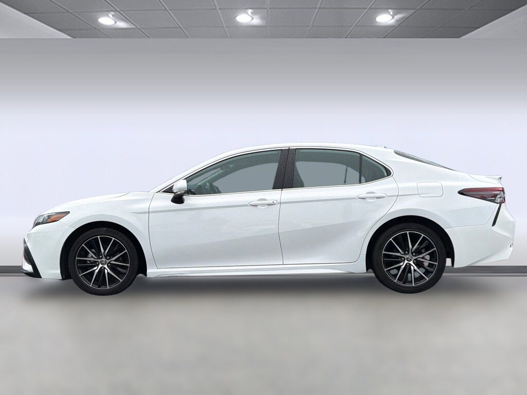 Used 2023 Toyota Camry SE Sedan