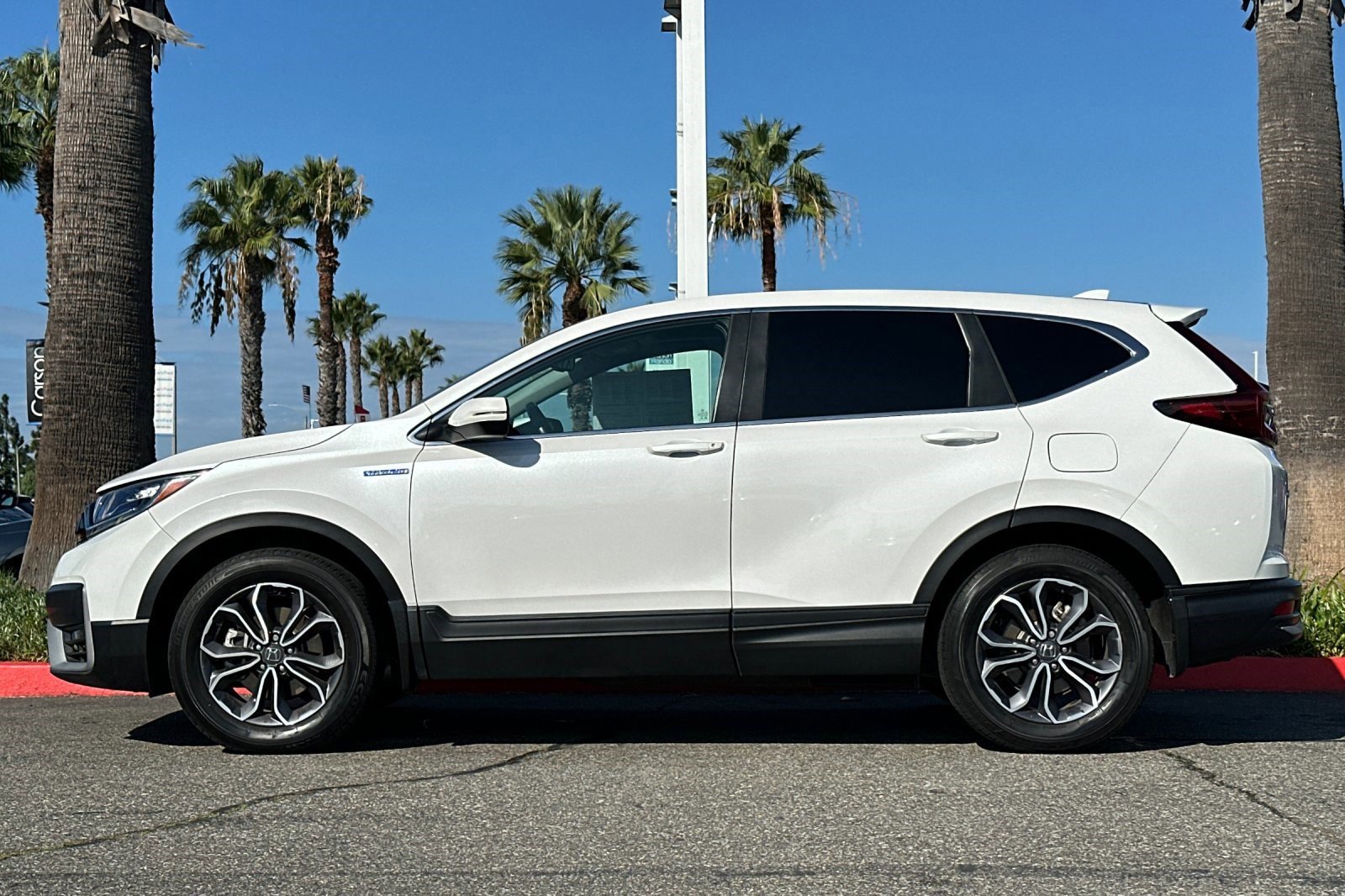 2022 Honda CR-V Hybrid EX-L photo 2