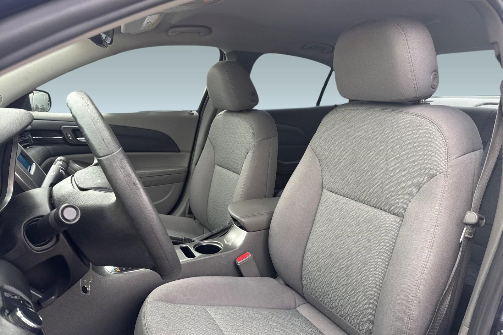 2014 Chevrolet Malibu LS photo 4