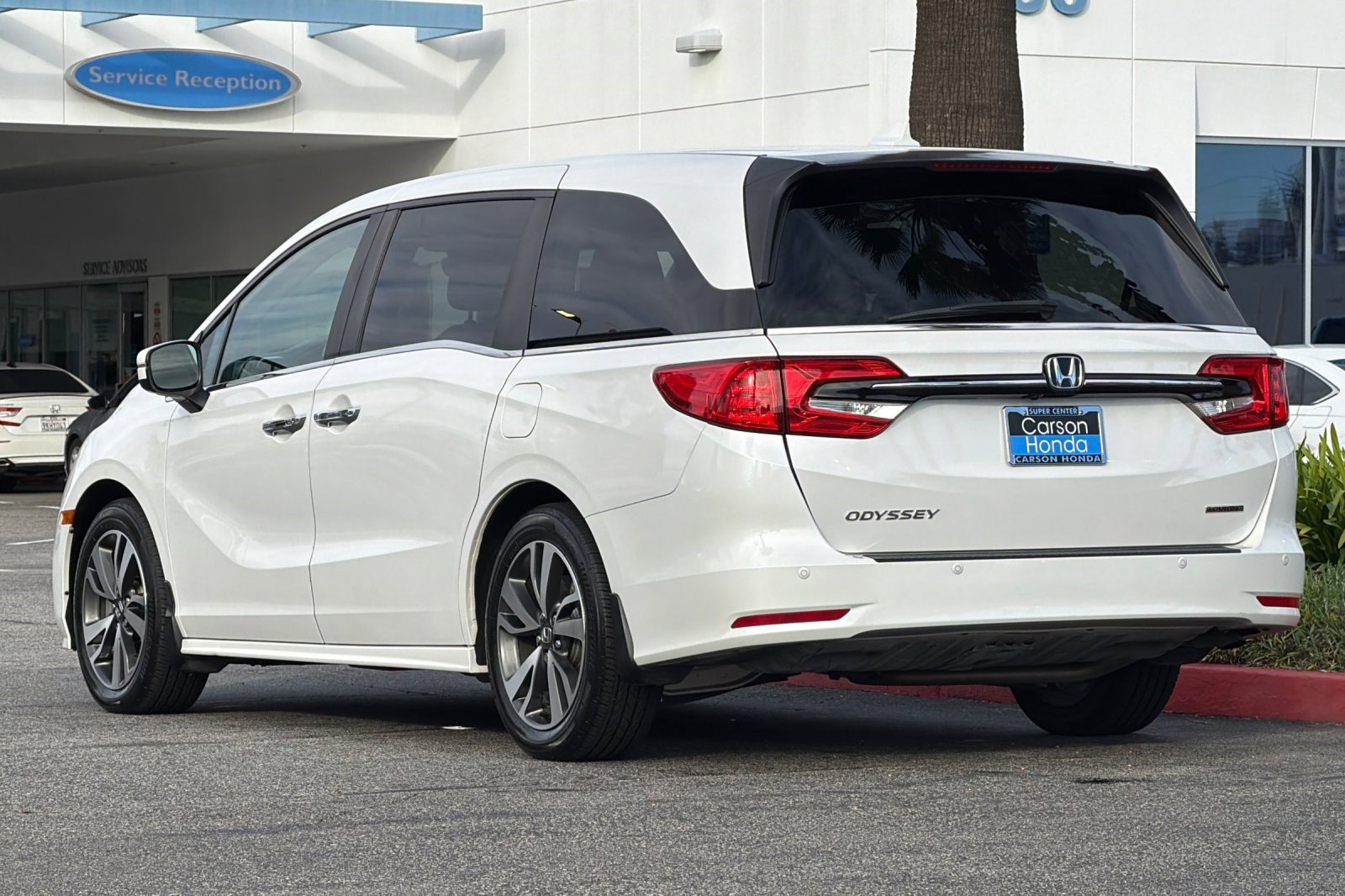 2023 Honda Odyssey Touring photo 3