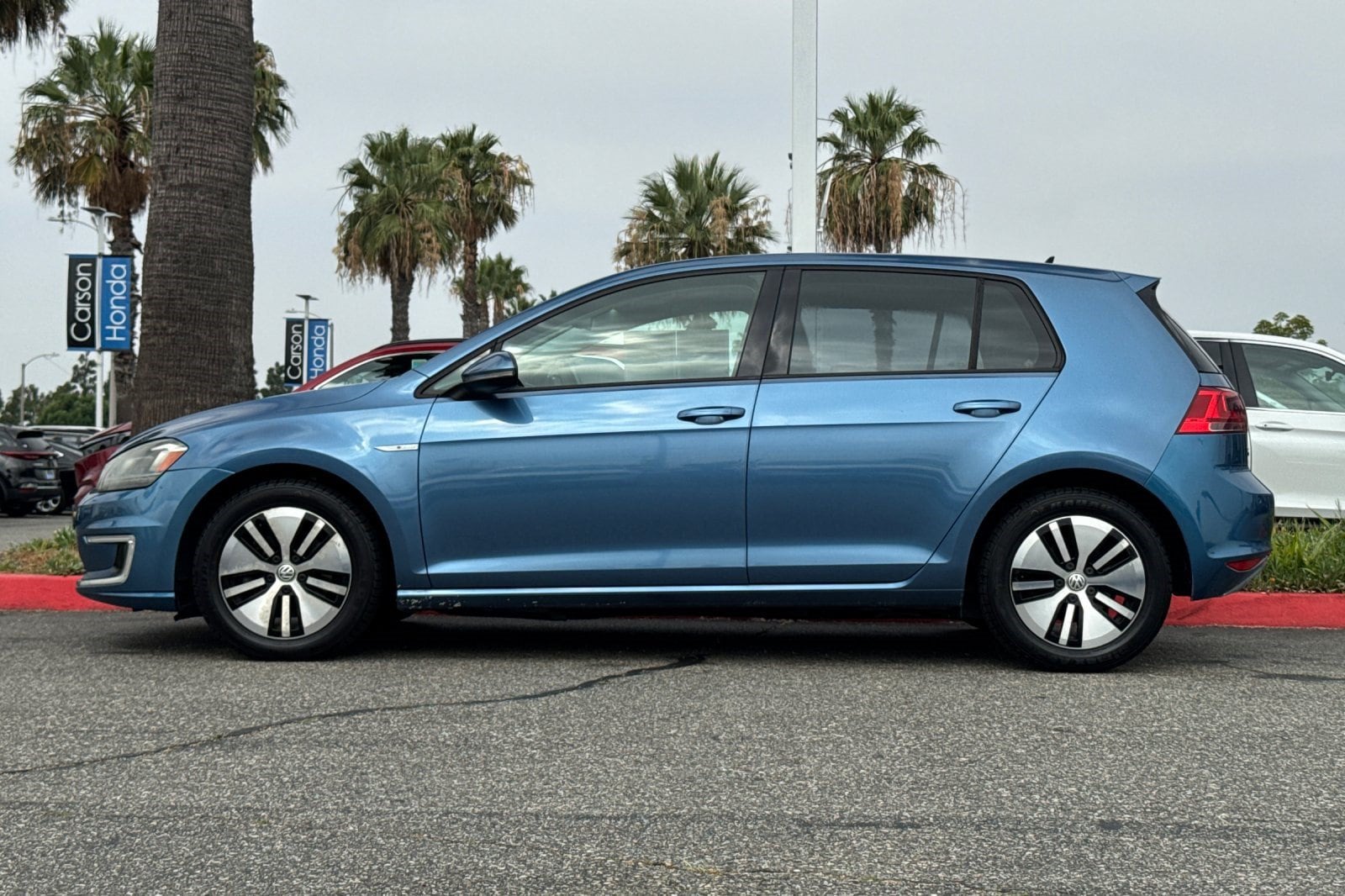 Used 2015 Volkswagen e-Golf e-Golf SEL Premium with VIN WVWPP7AU6FW901822 for sale in Carson, CA