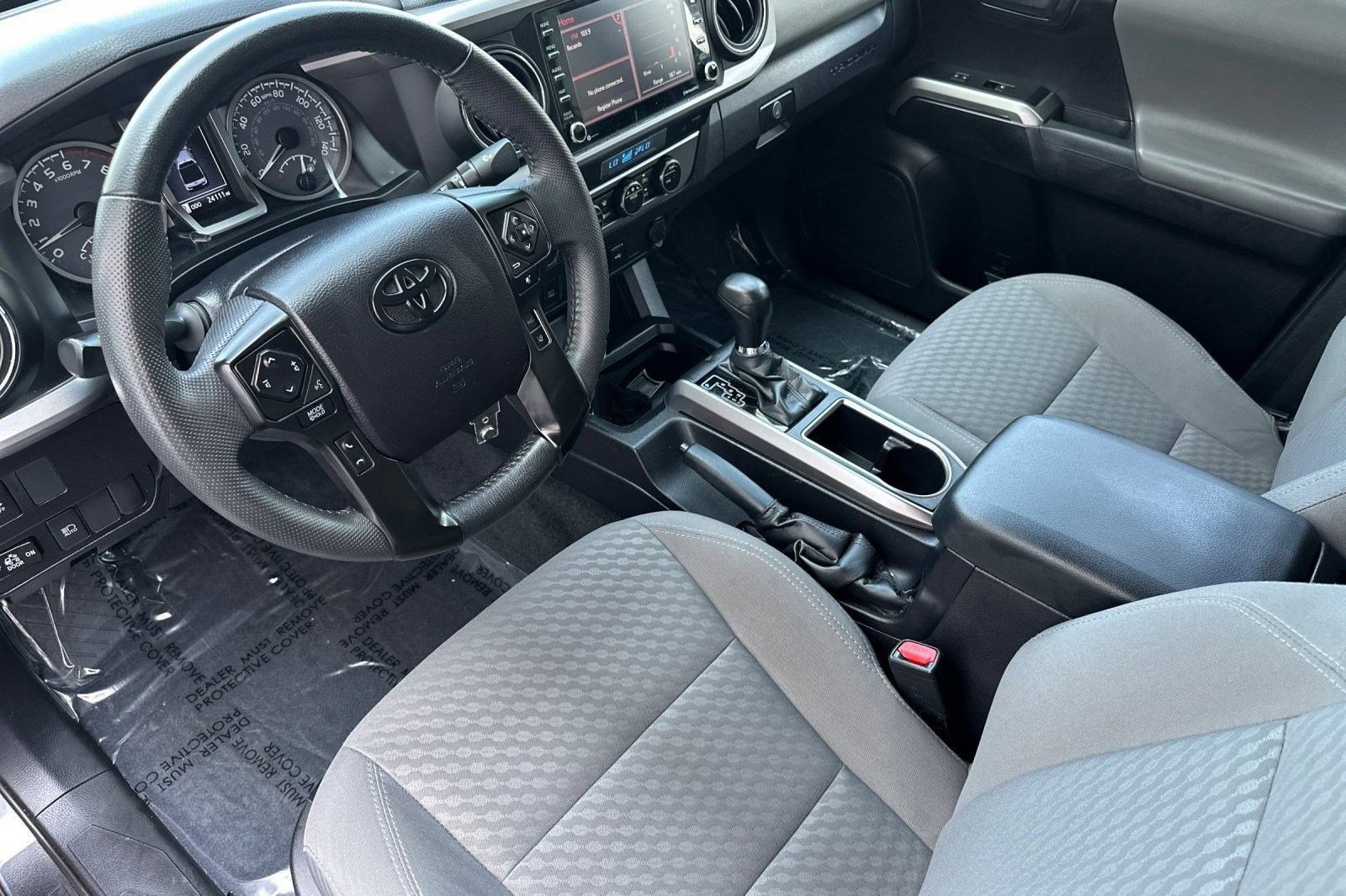 2022 Toyota Tacoma SR5 Double Cab photo 4