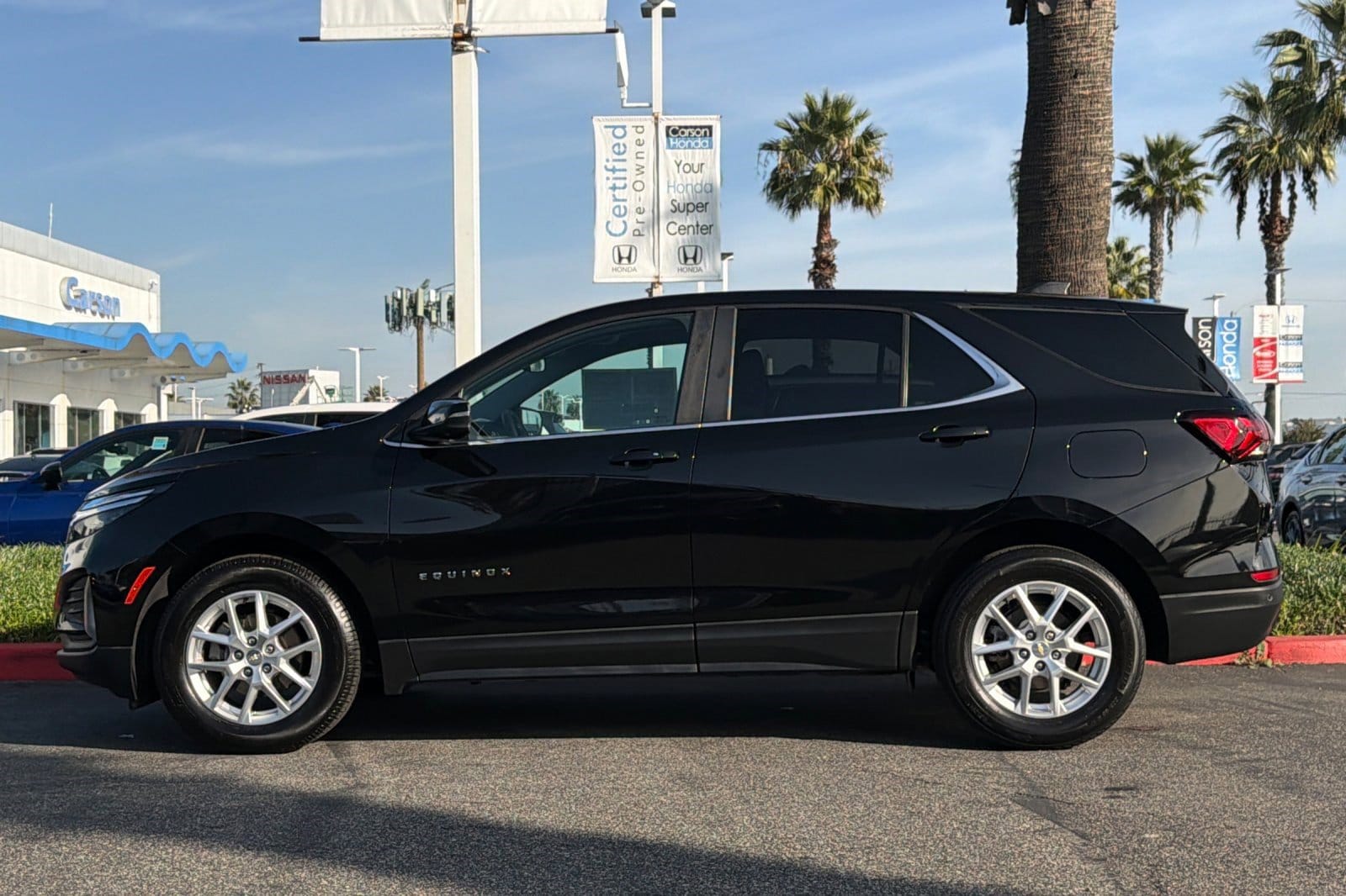Used 2022 Chevrolet Equinox LT with VIN 2GNAXKEV0N6104980 for sale in Carson, CA