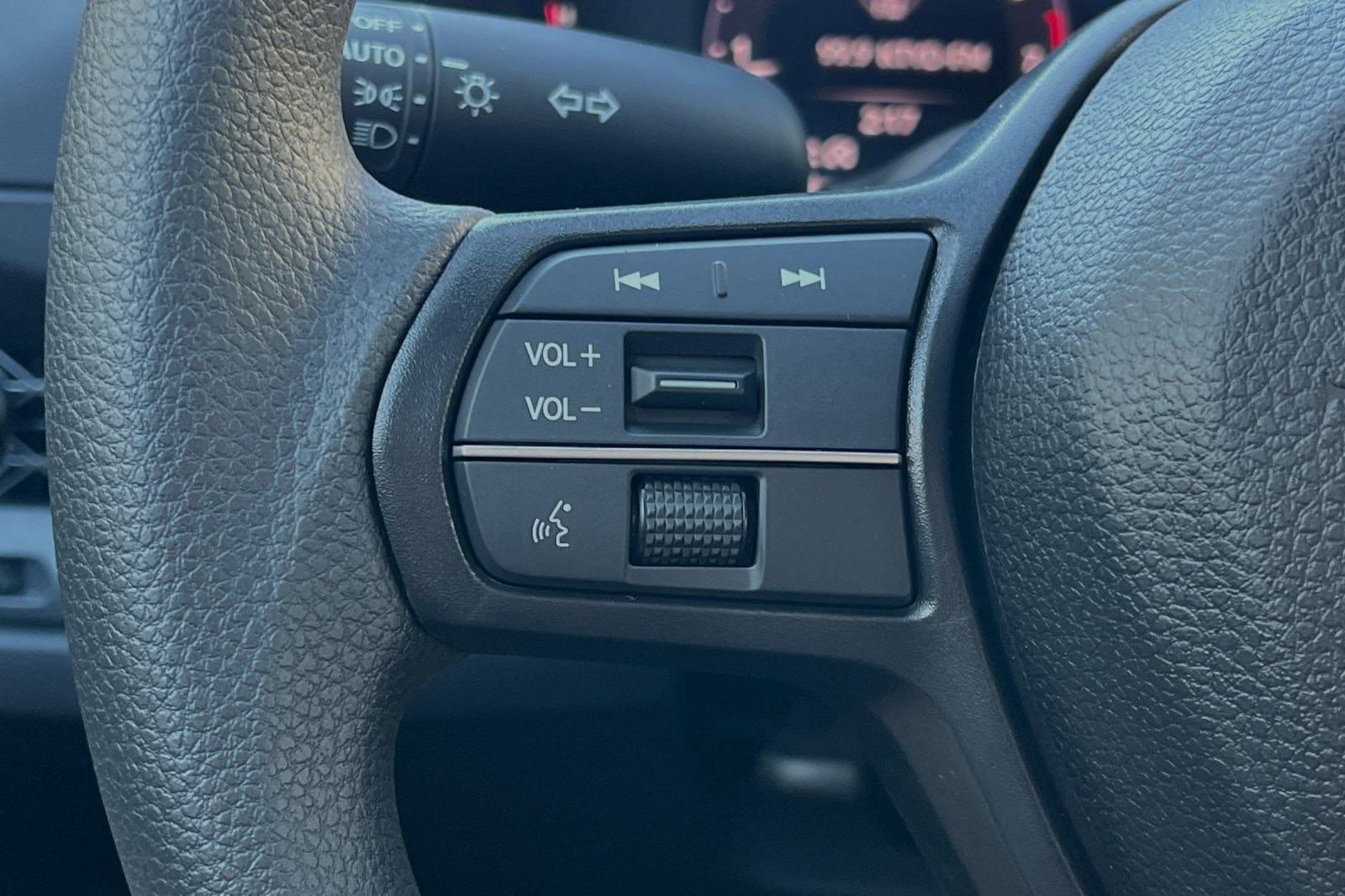 2025 Honda Accord SE - Photo 17