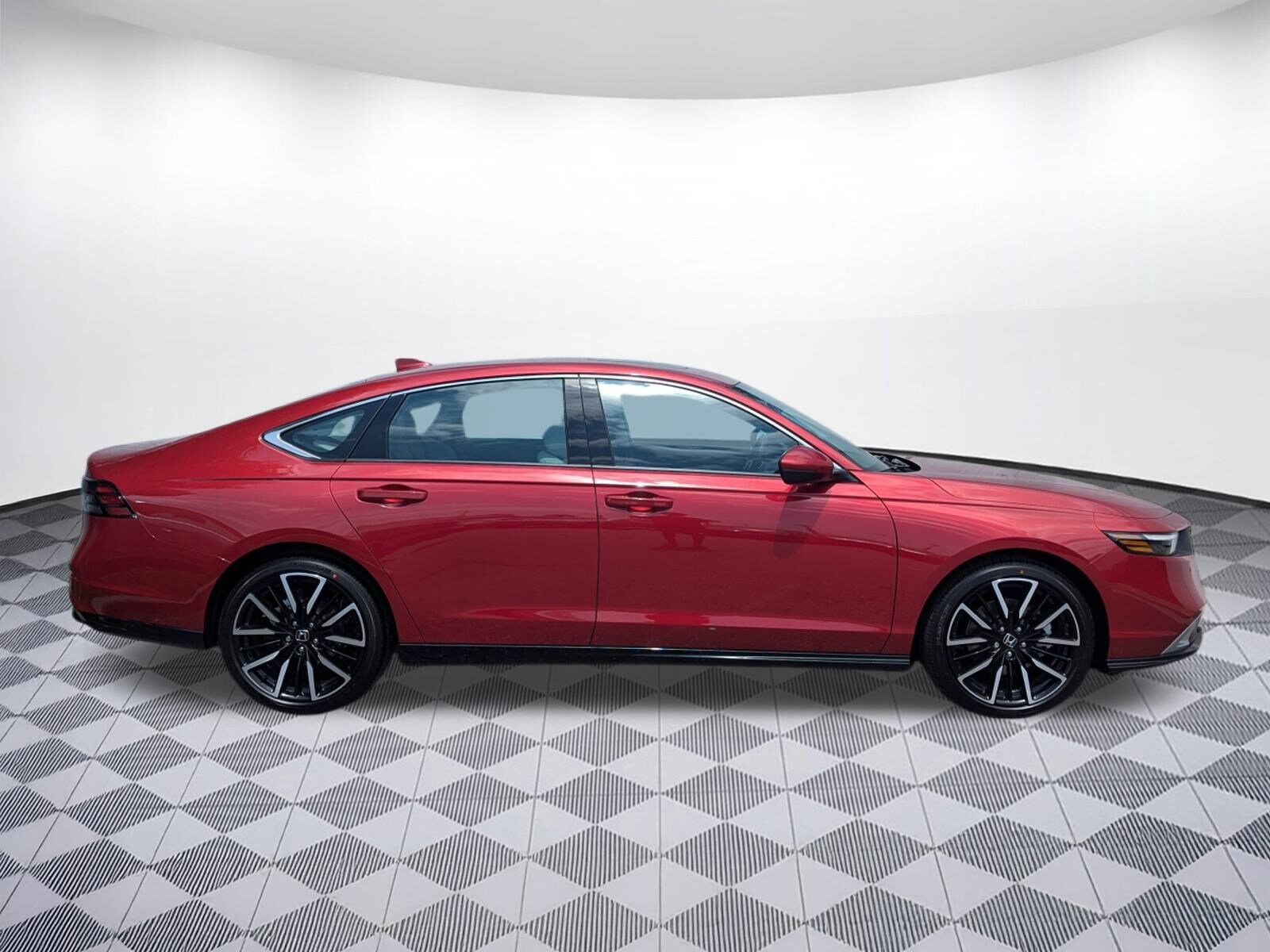 2025 Honda Accord Hybrid Touring photo 3
