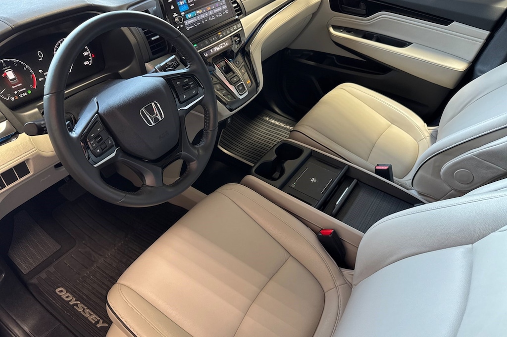 Certified 2025 Honda Odyssey Touring Van