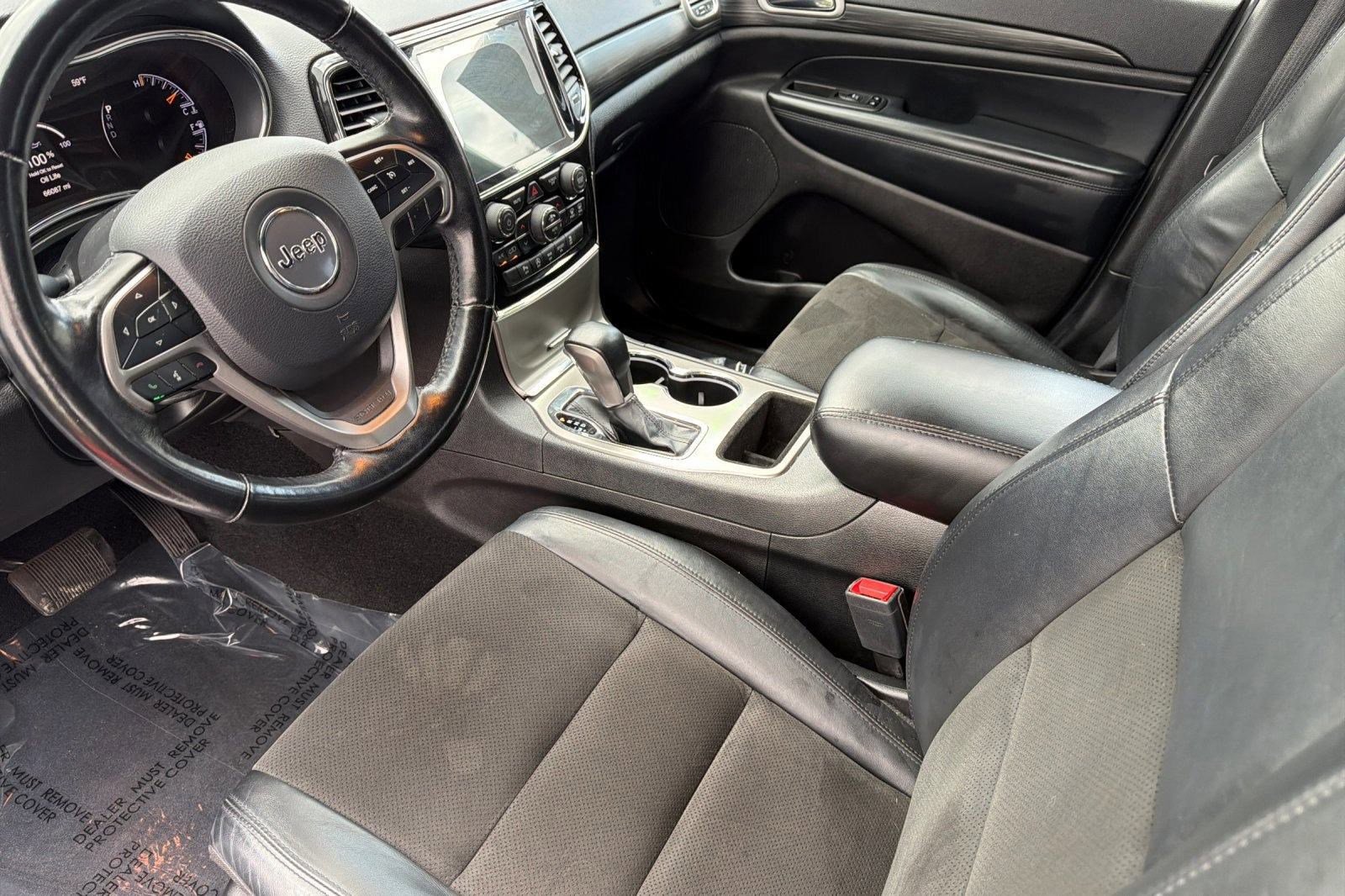 2021 Jeep Grand Cherokee Laredo X photo 3