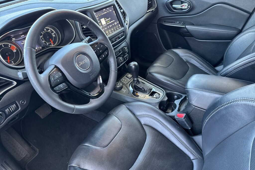 Used 2023 Jeep Cherokee Altitude Lux SUV
