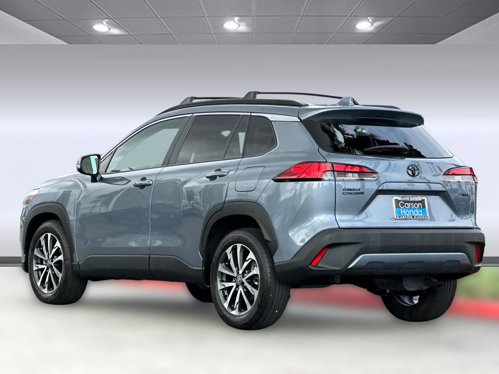 2024 Toyota Corolla Cross XLE photo 3