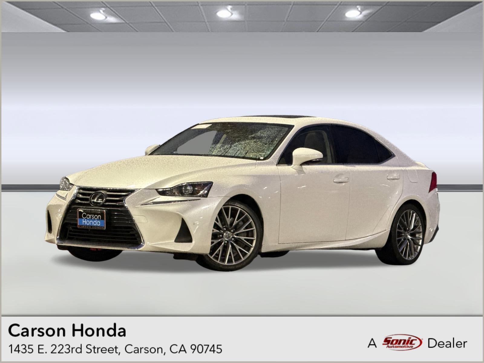 2019 Lexus IS 300's photo