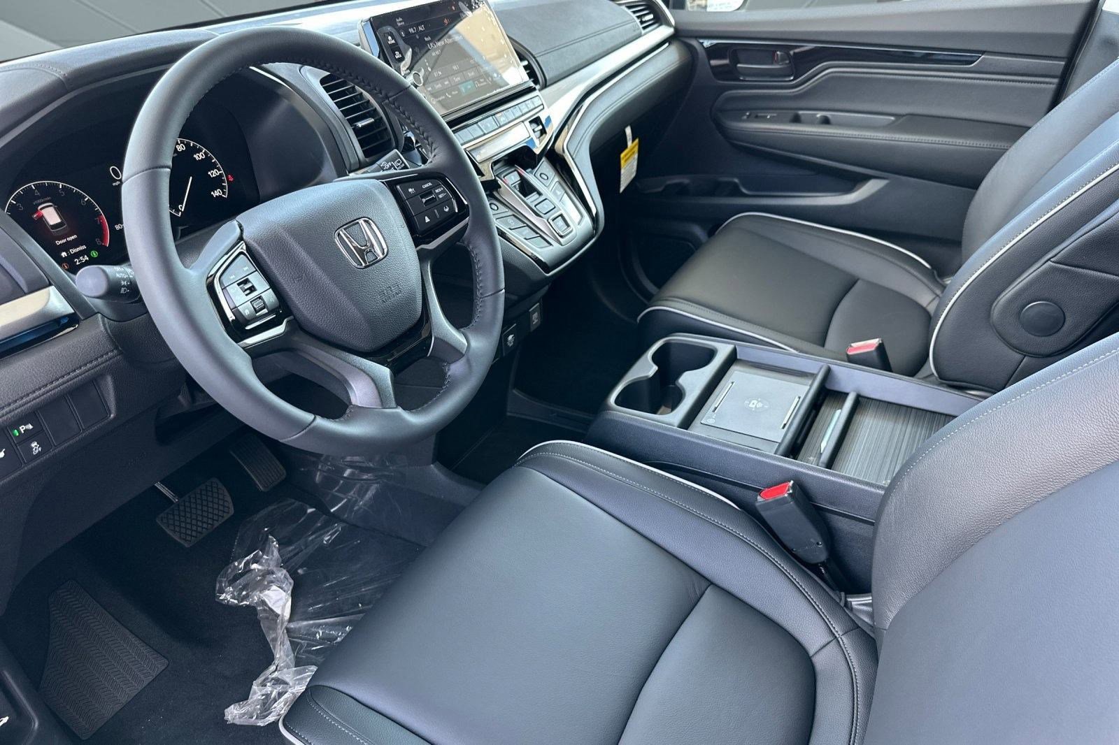 2026 Honda Odyssey Touring photo 4