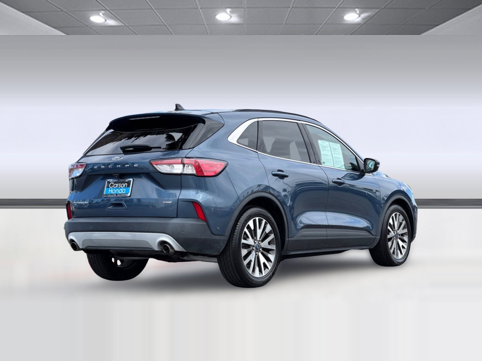 2020 Ford Escape Titanium Hybrid photo 3