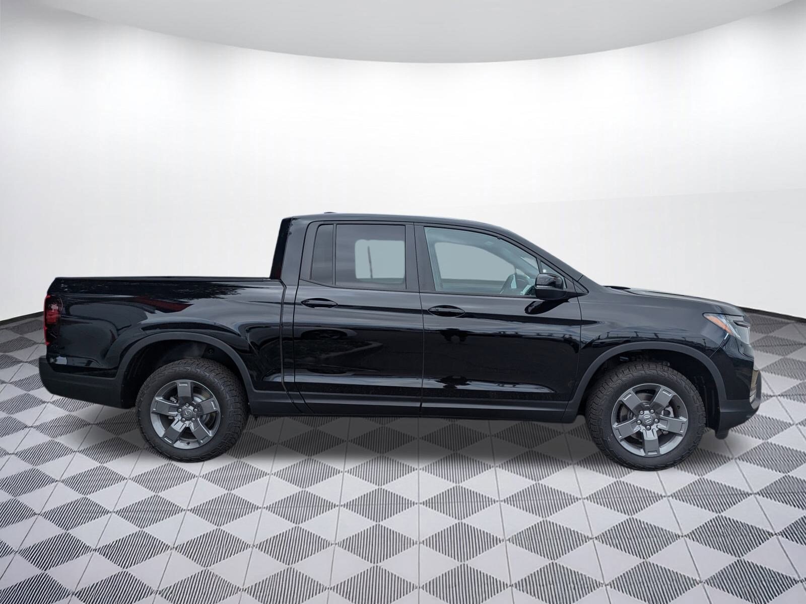 2025 Honda Ridgeline TrailSport photo 3