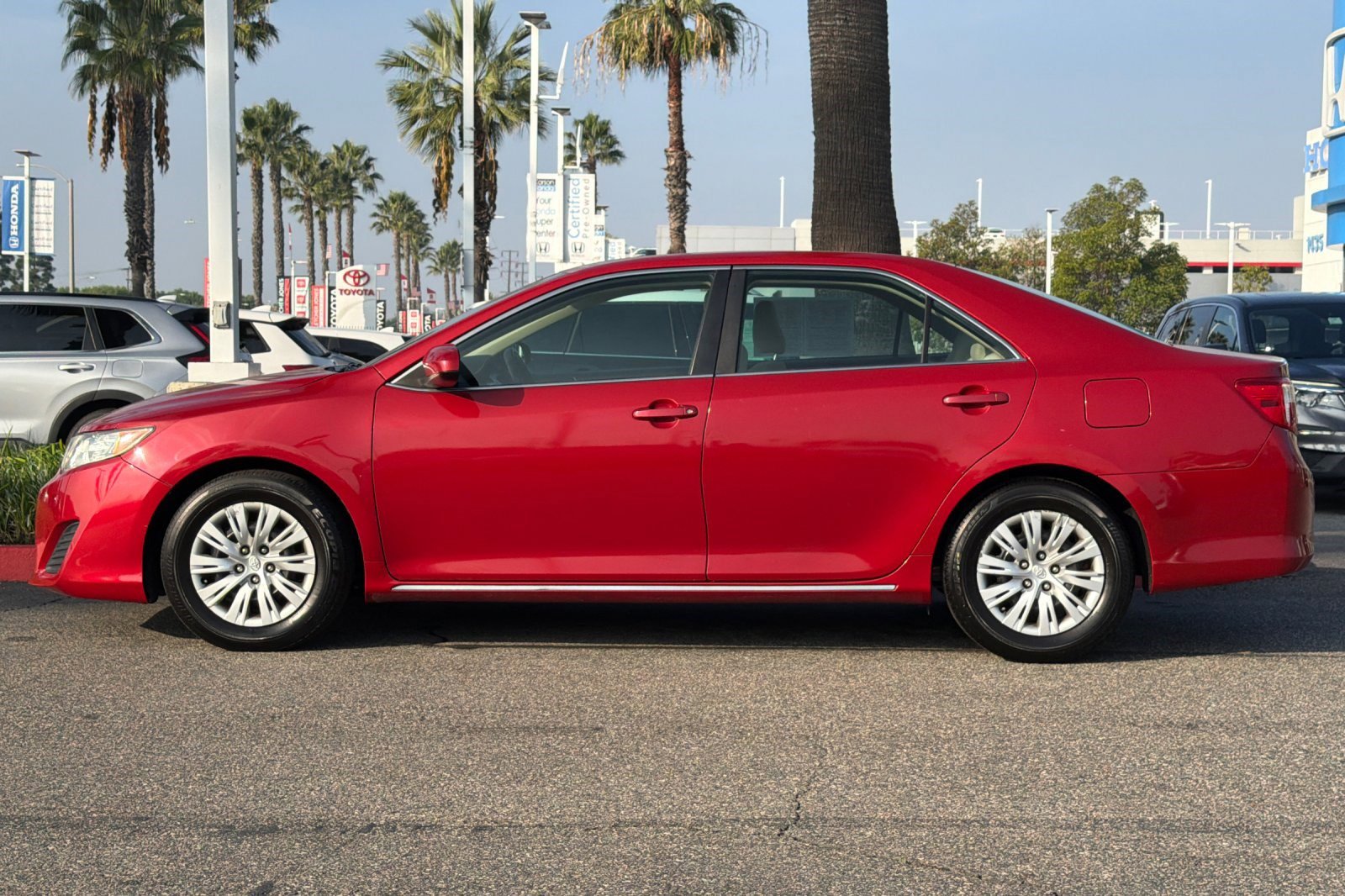 2012 Toyota Camry LE photo 2
