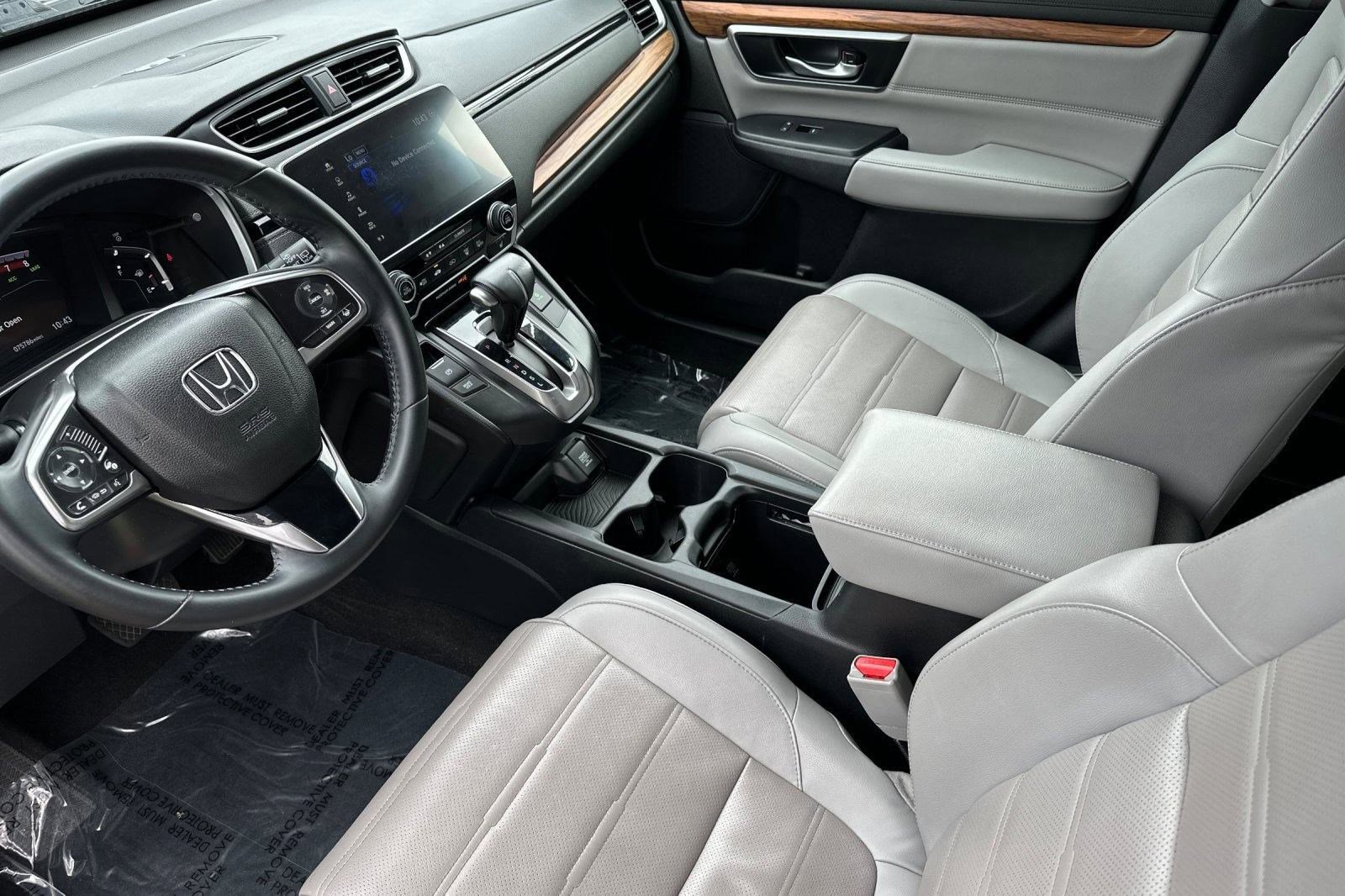 2018 Honda CR-V Touring photo 3