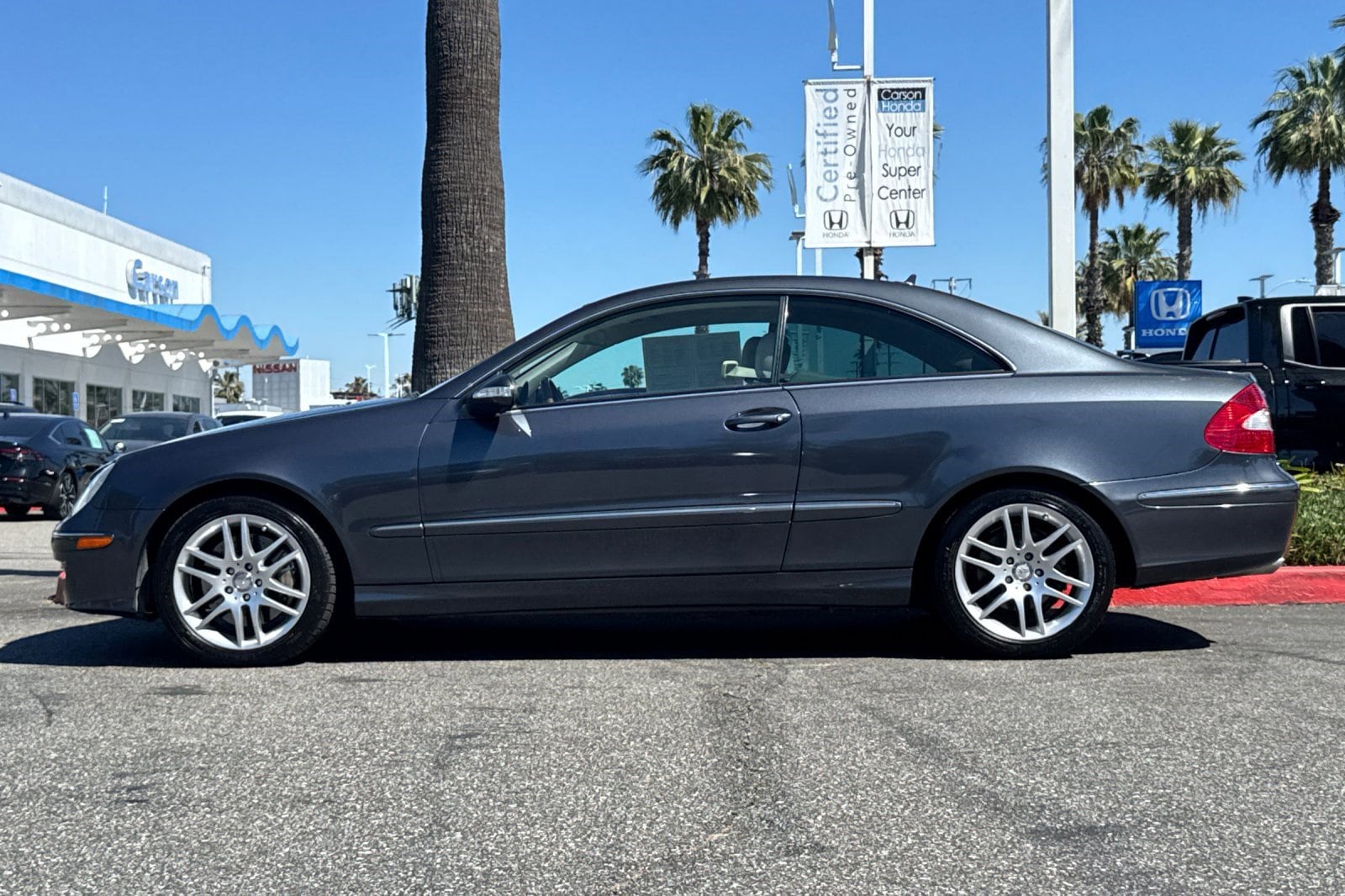 Used 2009 Mercedes-Benz CLK-Class CLK350 with VIN WDBTJ56H29F263331 for sale in Carson, CA