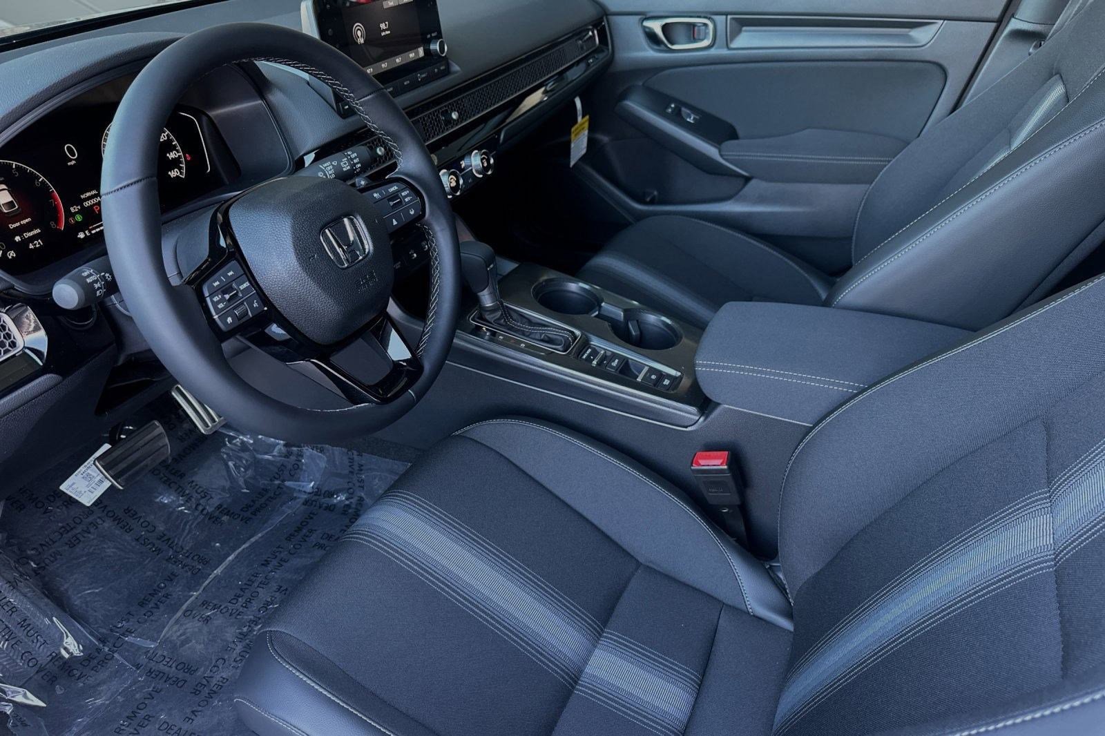 2025 Honda Civic Sport Hatchback photo 4