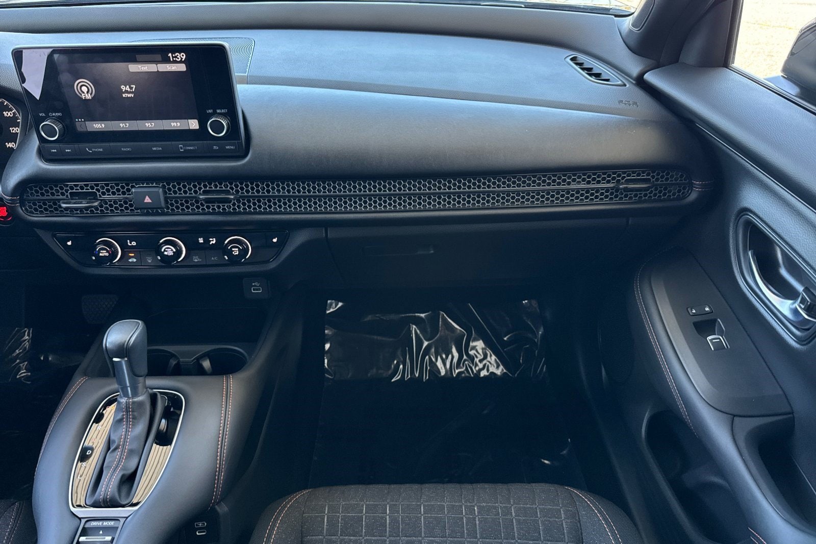 2025 Honda HR-V Sport - Photo 30