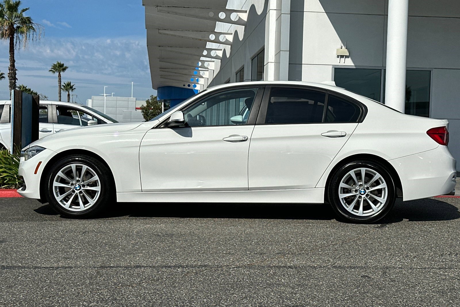 2018 Bmw 320i Sedan photo 2