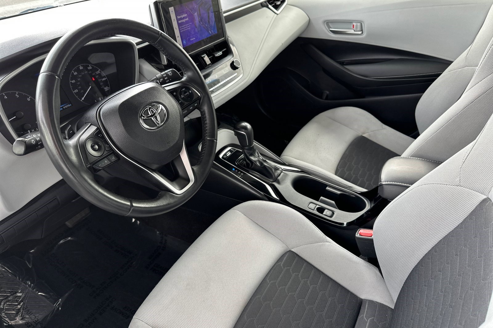 2023 Toyota Corolla SE photo 4