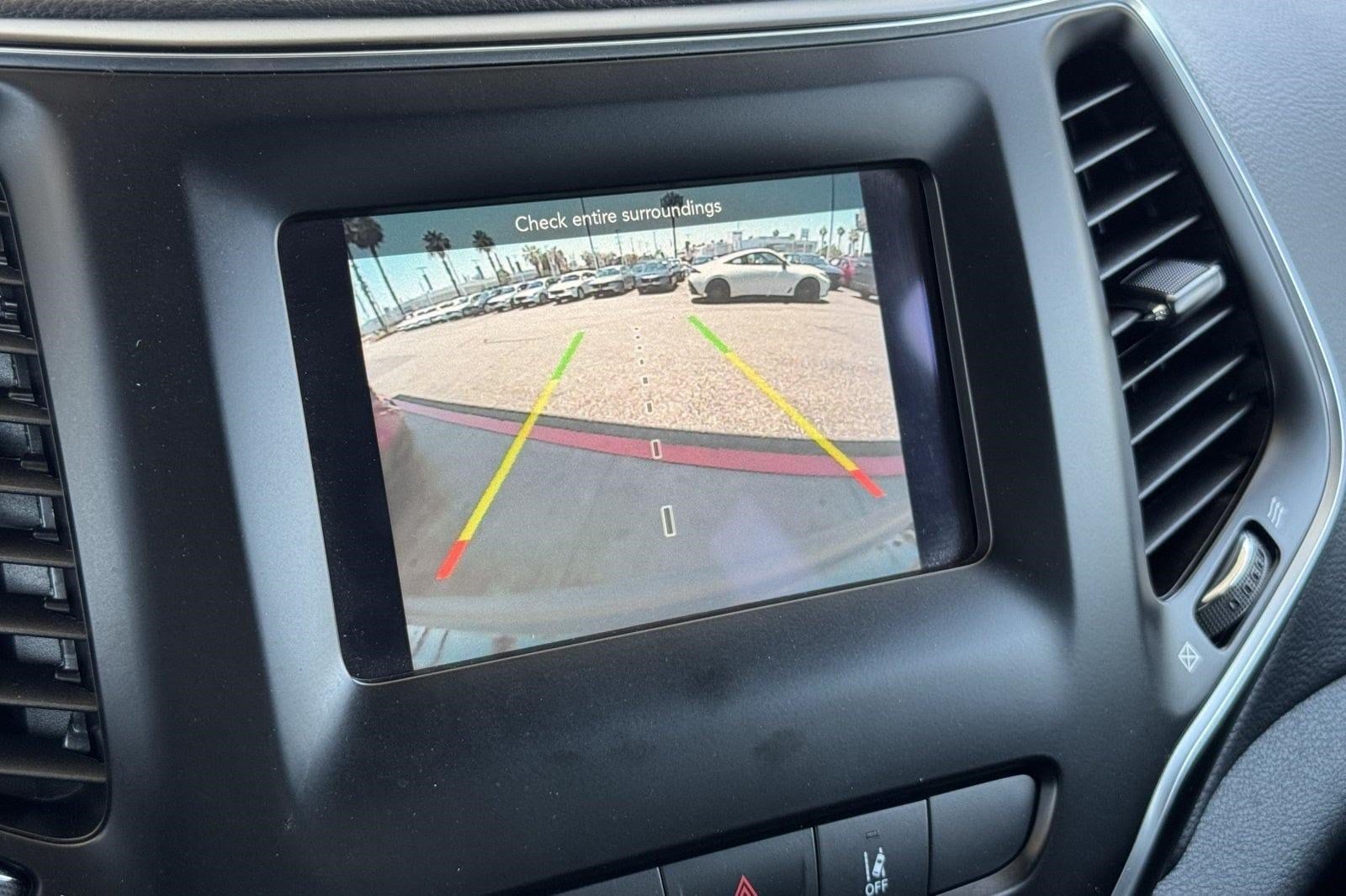 2021 Jeep Cherokee Latitude Lux - Photo 18