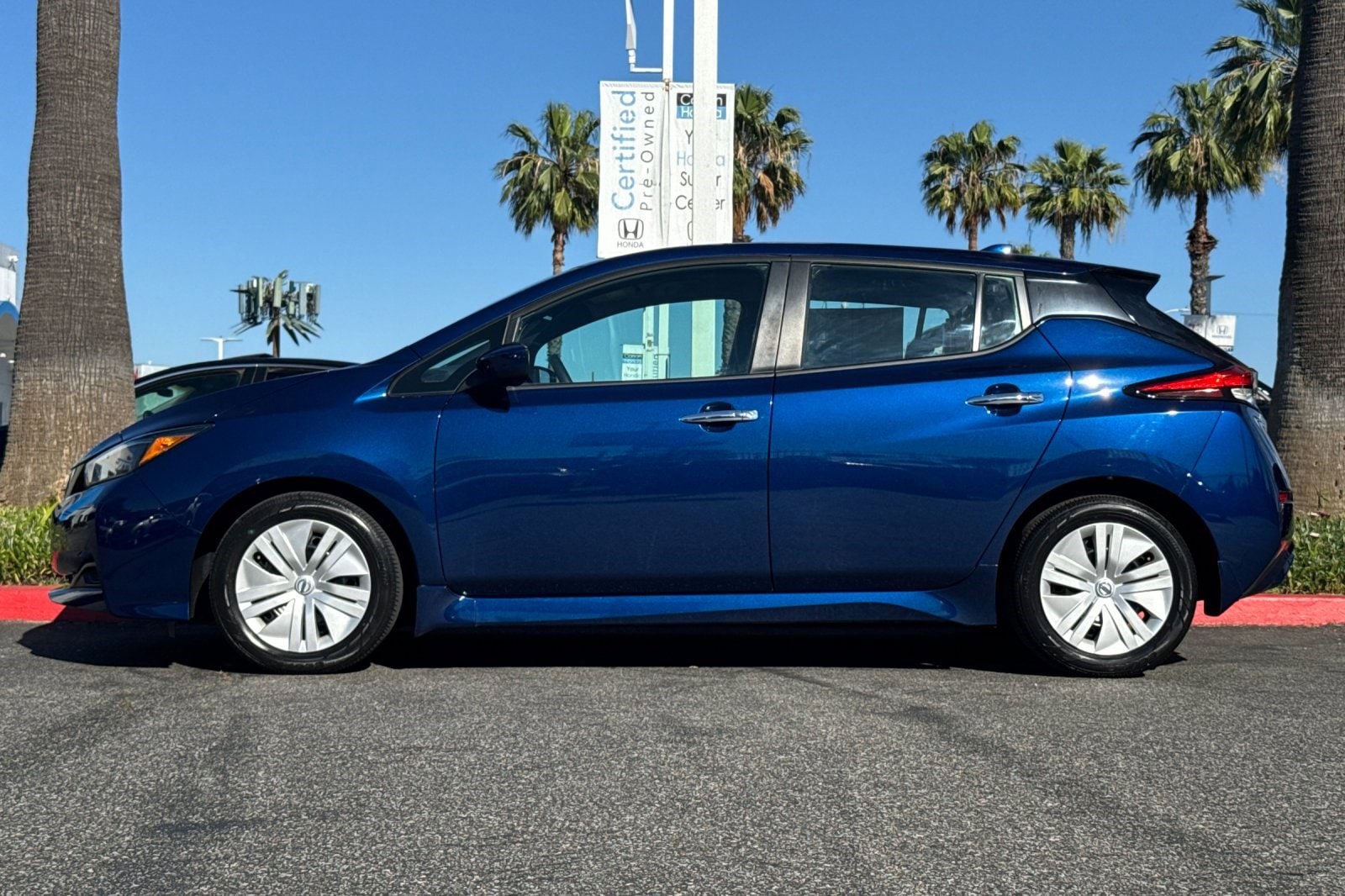 Used 2022 Nissan LEAF S with VIN 1N4AZ1BV8NC564077 for sale in Carson, CA
