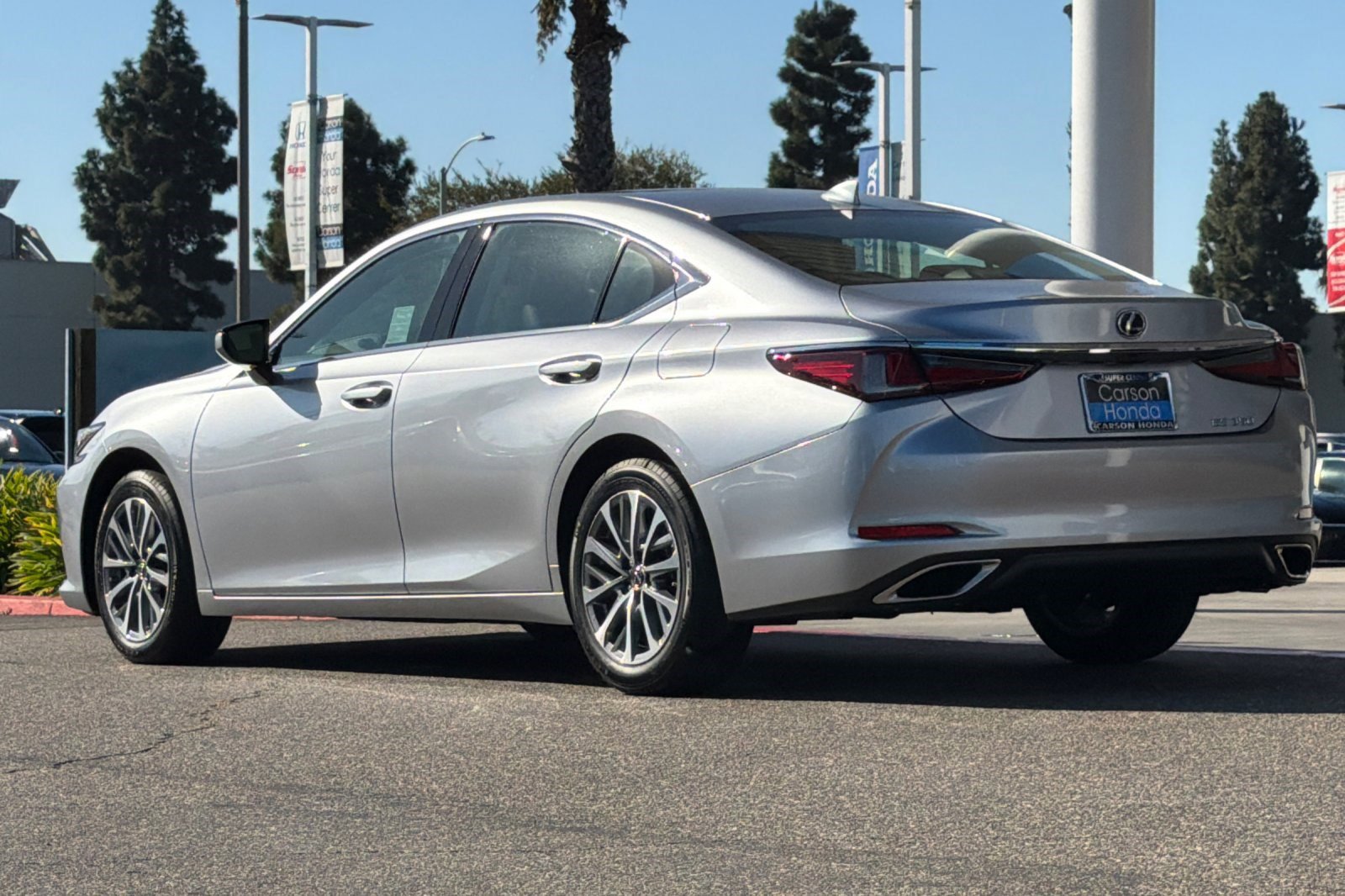 2025 Lexus ES 350 photo 3