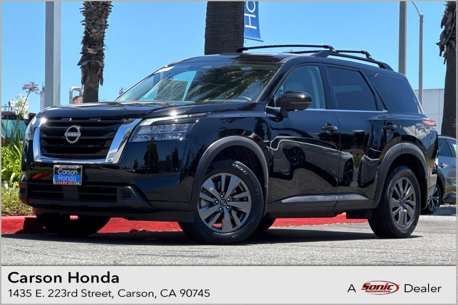 2023 Nissan Pathfinder SV 2WD's photo