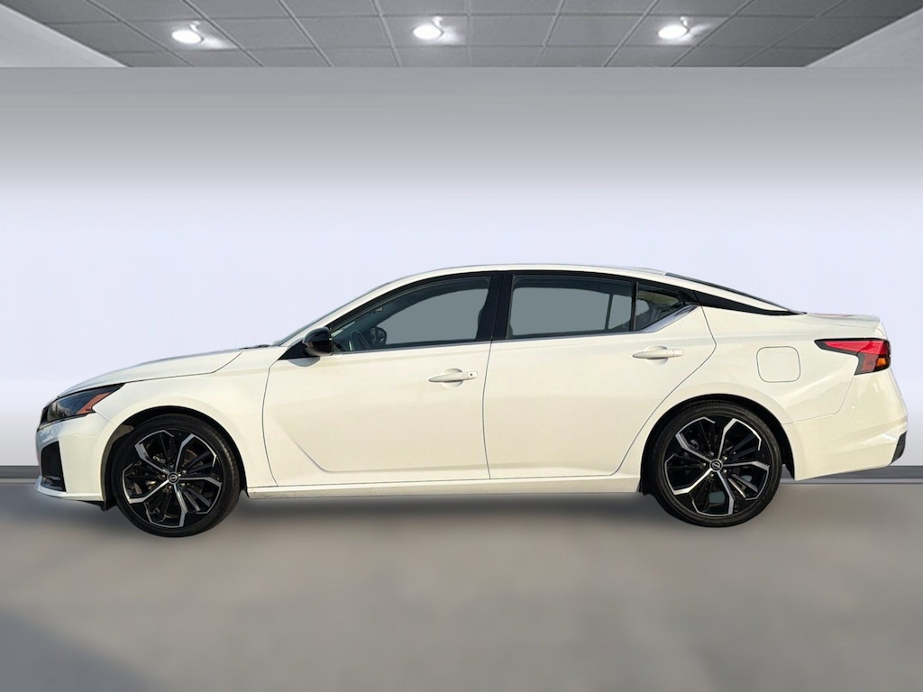 Used 2024 Nissan Altima 2.5 SR Sedan