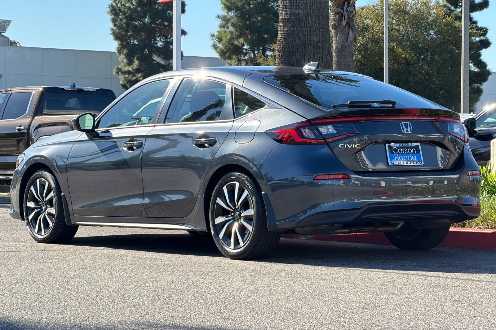 2023 Honda Civic EX-L Hatchback photo 2