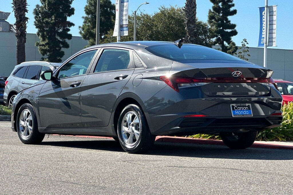 Used 2023 Hyundai Elantra SE Sedan