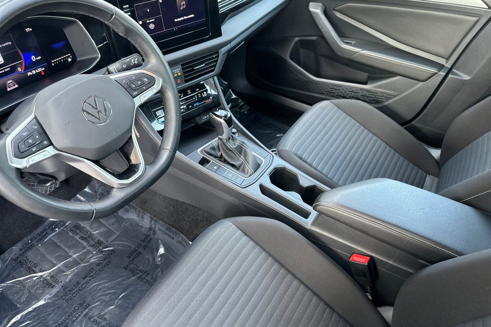 2025 Volkswagen Jetta S photo 4